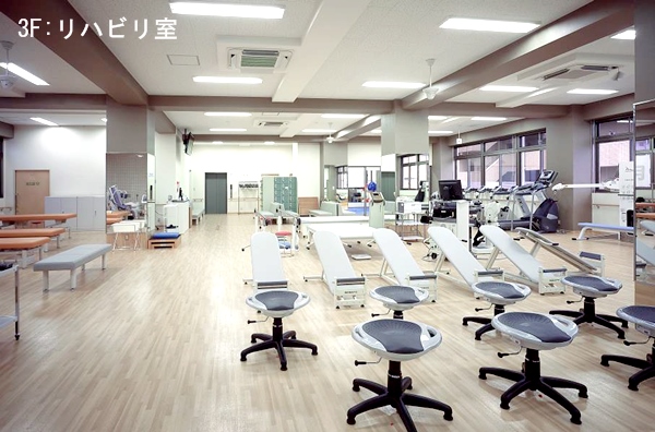 日本リハビリテーション医学会専門医取得可能。／交通アクセス良